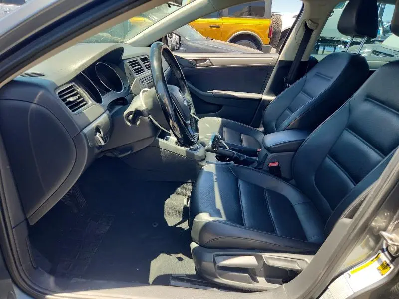 2017 VOLKSWAGEN JETTA SE  