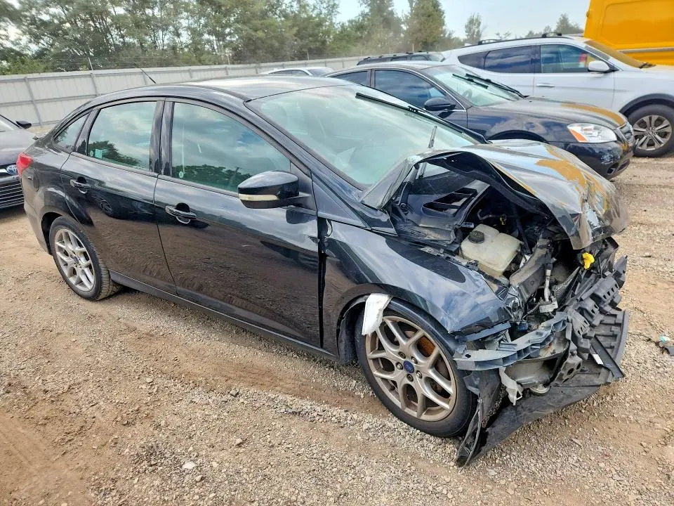 2015 FORD FOCUS SE  
