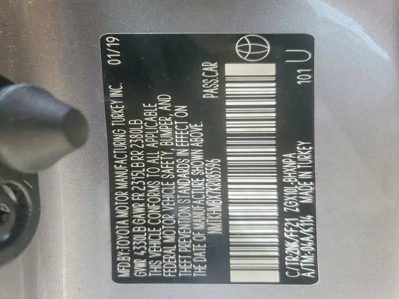 2019 TOYOTA C-HR XLE  
