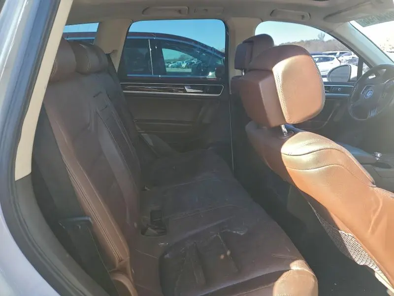 2013 VOLKSWAGEN TOUAREG V6  