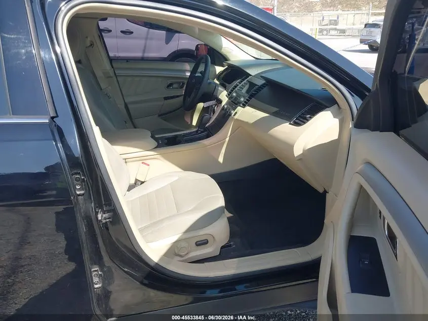 2018 FORD TAURUS SE