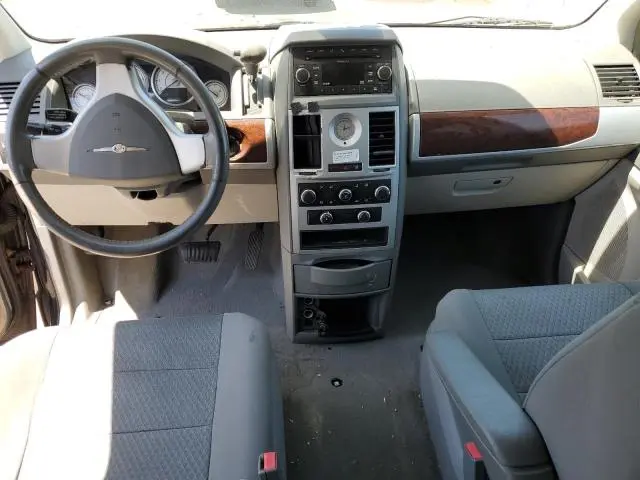 2010 CHRYSLER TOWN & COUNTRY TOURING  