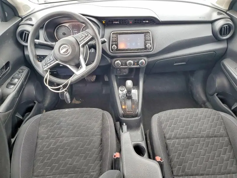2022 NISSAN KICKS S  