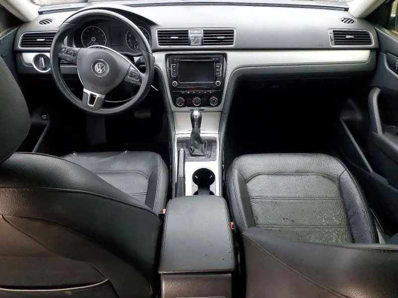 2013 VOLKSWAGEN PASSAT   