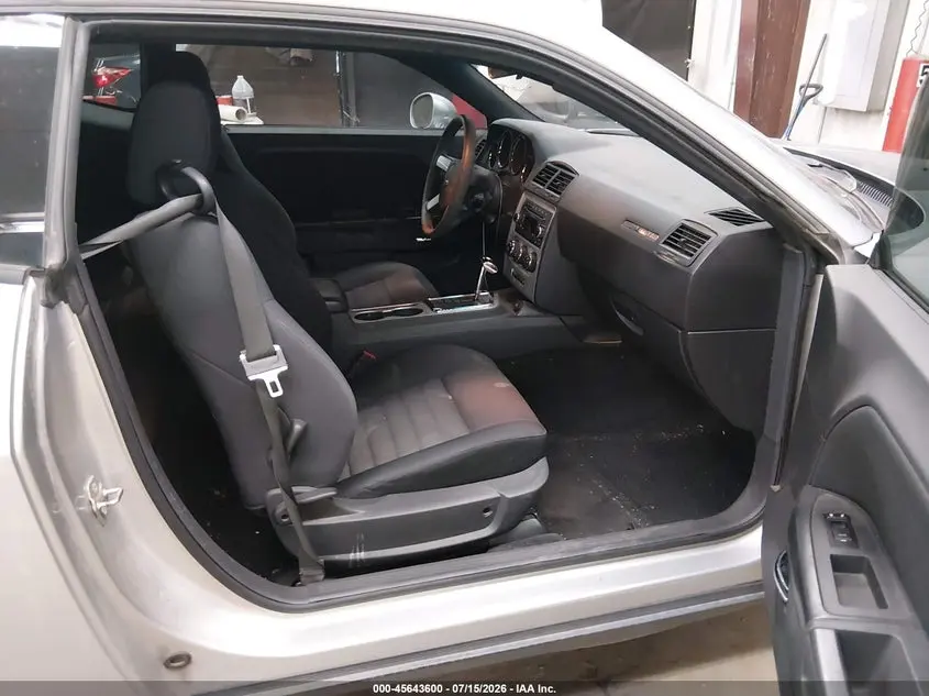 2010 DODGE CHALLENGER SE