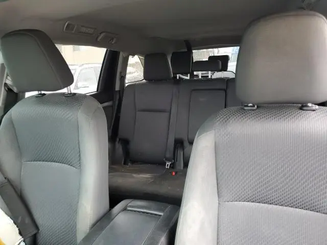 2019 TOYOTA HIGHLANDER LE  