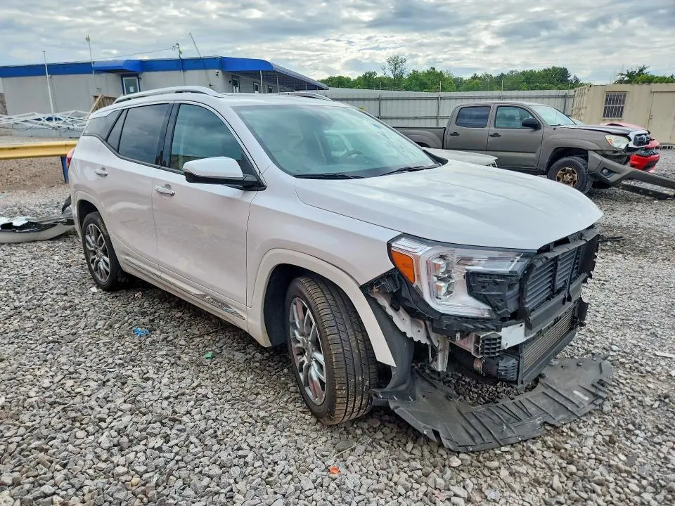 2023 GMC TERRAIN DENALI  