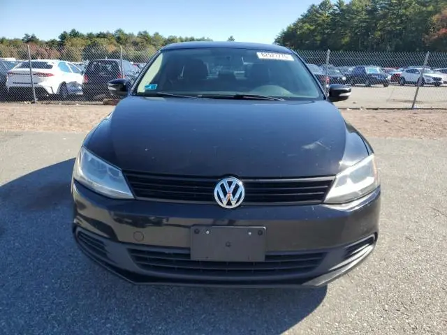 2011 VOLKSWAGEN JETTA SE  