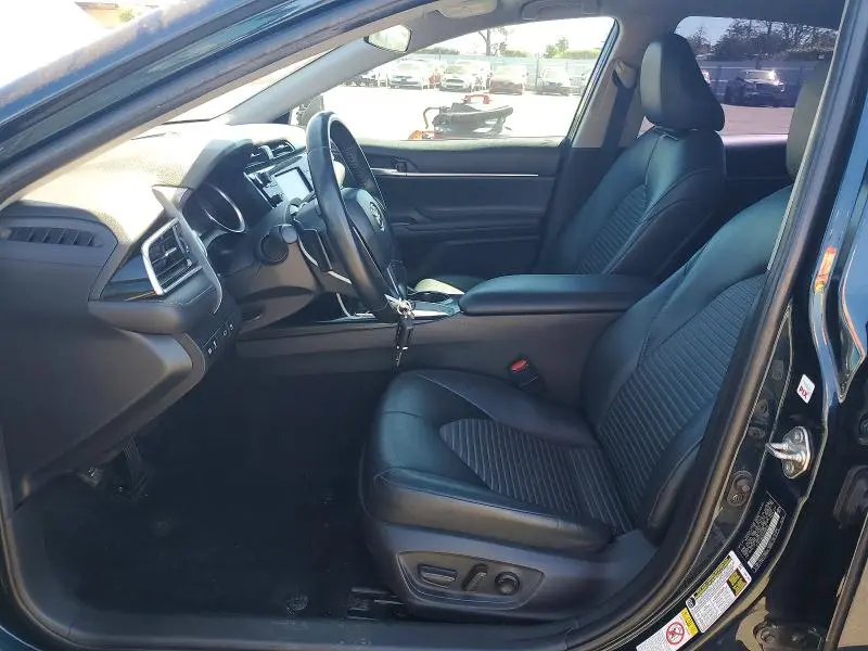 2018 TOYOTA CAMRY SE  