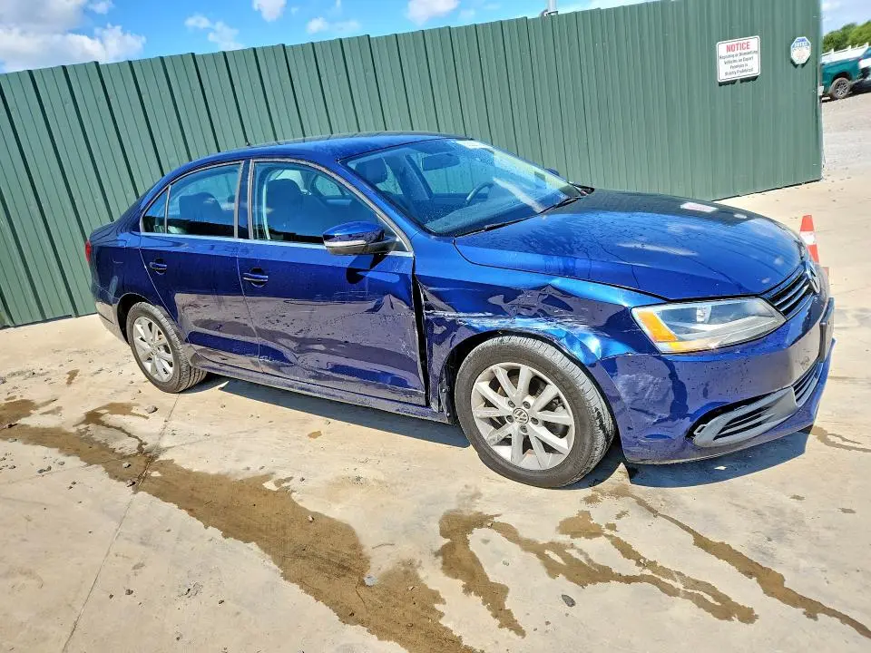 2013 VOLKSWAGEN JETTA SE  