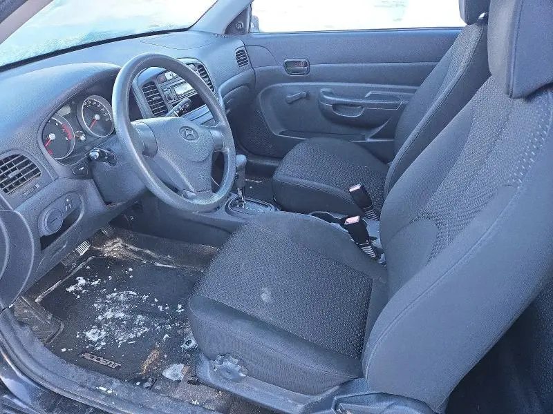 2011 HYUNDAI ACCENT SE  