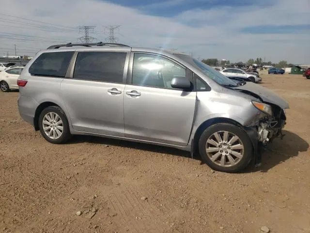 2015 TOYOTA SIENNA LE