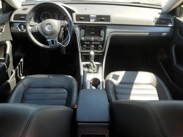 2015 VOLKSWAGEN PASSAT SE  