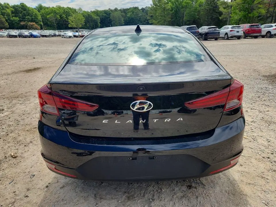 2020 HYUNDAI ELANTRA SEL  