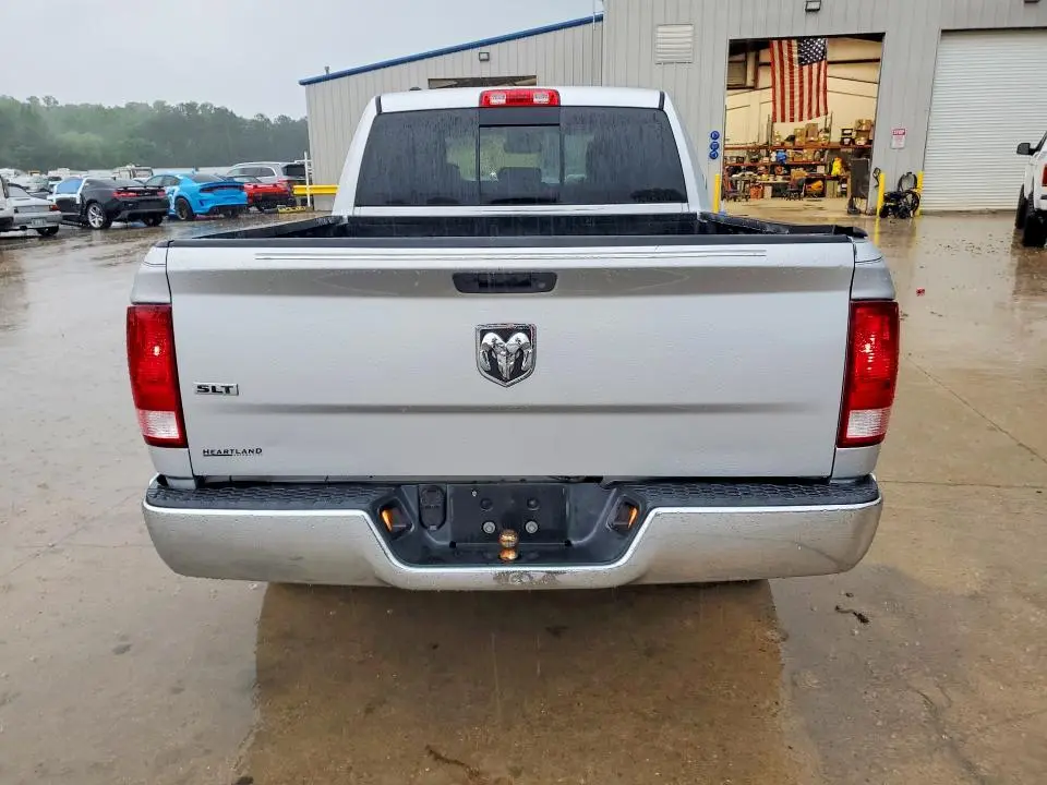 2016 RAM 1500 SLT  