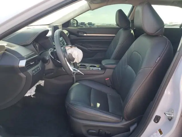 2024 NISSAN ALTIMA SR  