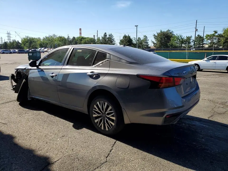 2024 NISSAN ALTIMA SV  