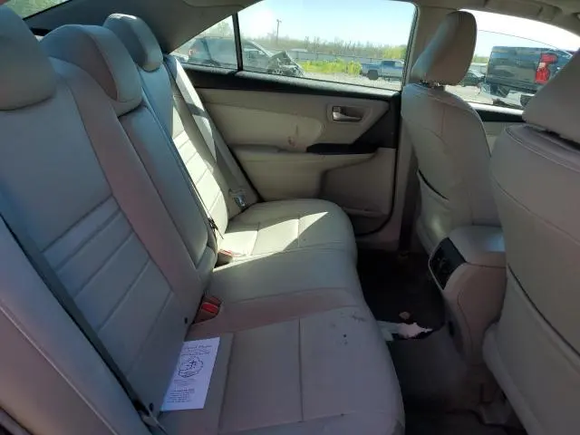 2016 TOYOTA CAMRY LE  