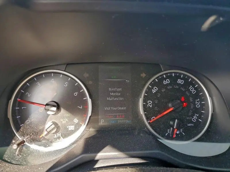 2021 TOYOTA RAV4 XLE  