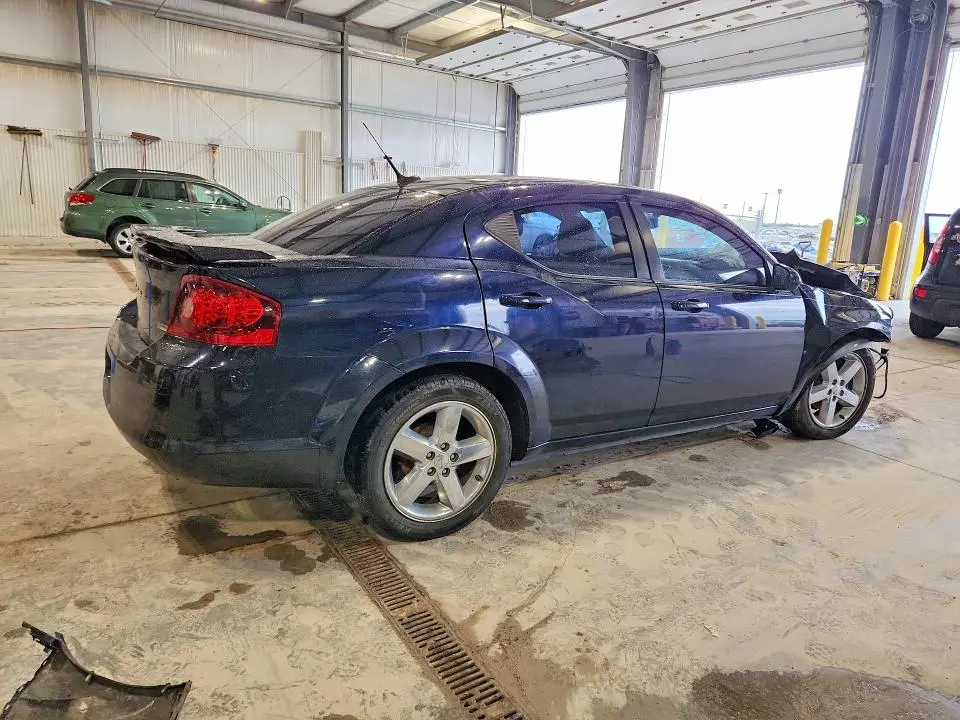 2011 DODGE AVENGER LUX  