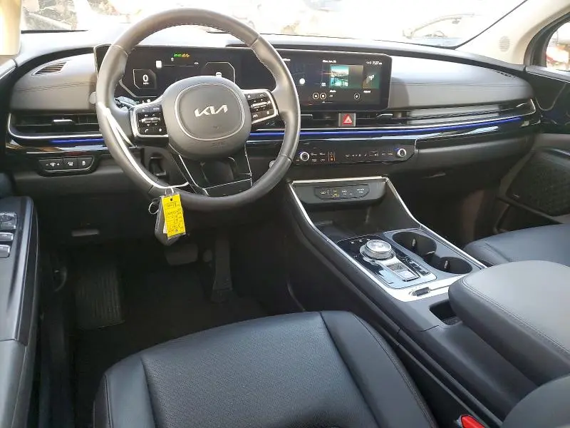 2025 KIA CARNIVAL SX  