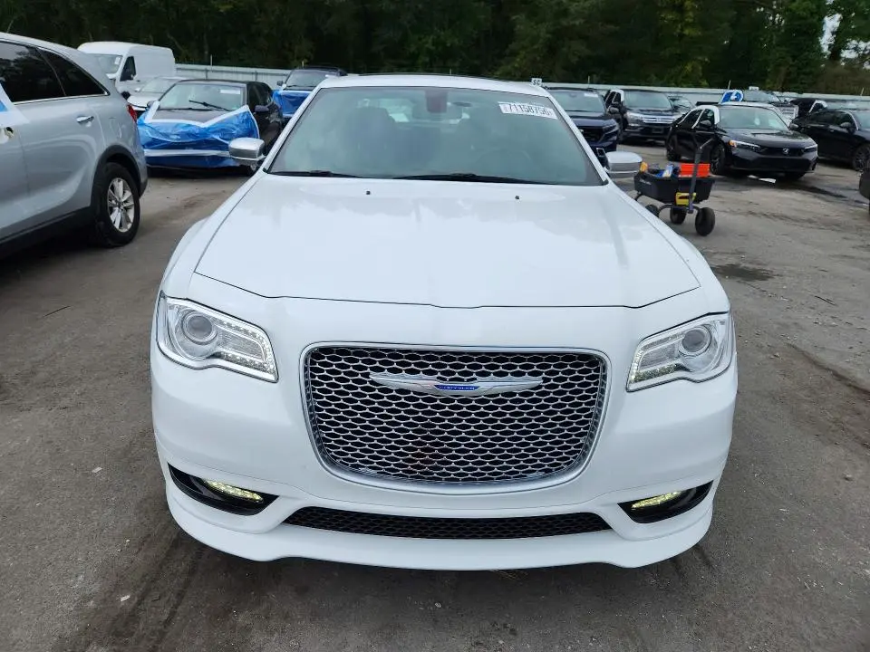 2019 CHRYSLER 300C   