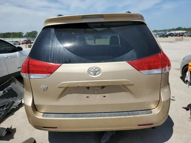 2012 TOYOTA SIENNA XLE  