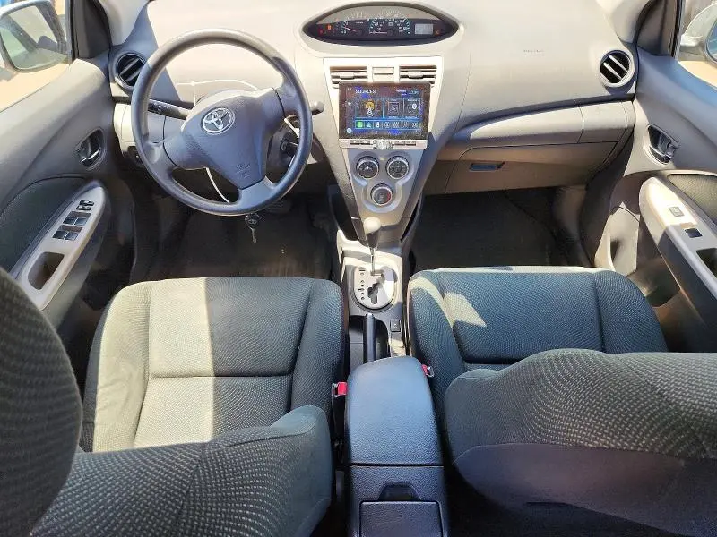 2010 TOYOTA YARIS BASE  