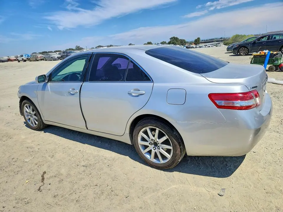 2011 TOYOTA CAMRY LE  