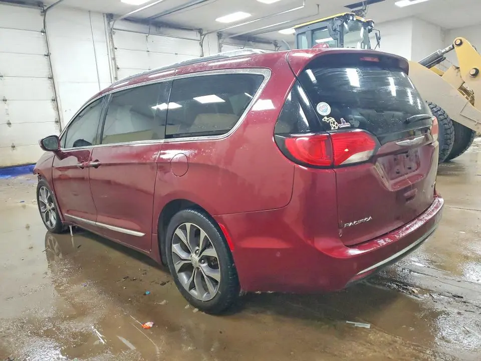 2017 CHRYSLER PACIFICA LIMITED  