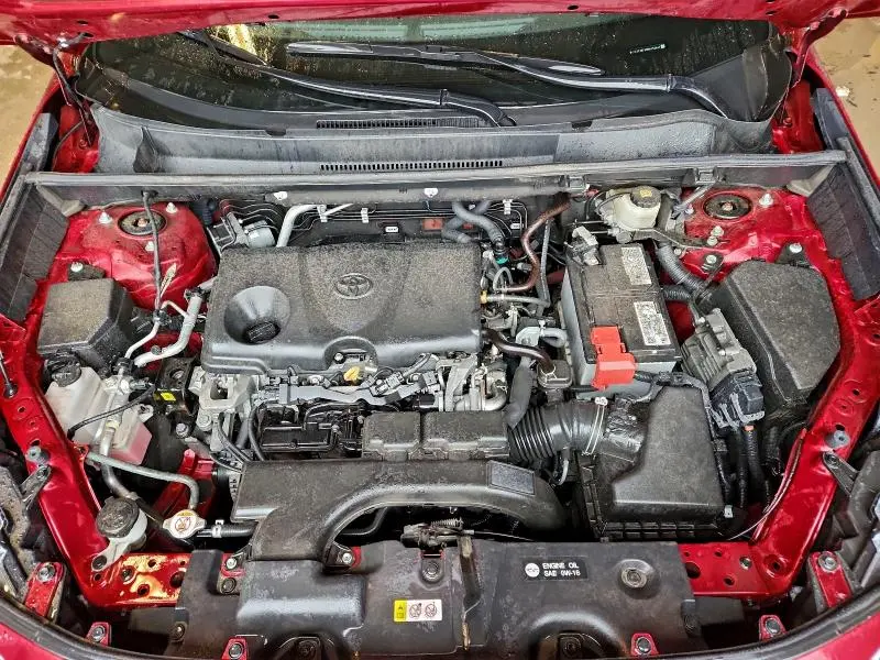 2021 TOYOTA RAV4 XLE  