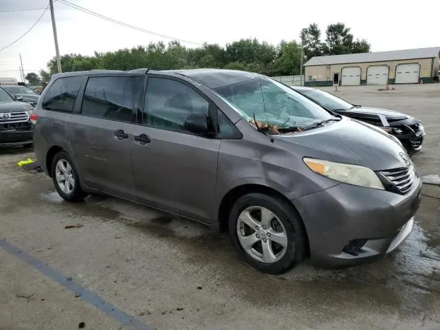 2011 TOYOTA SIENNA   
