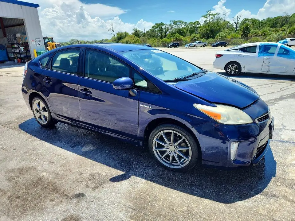2013 TOYOTA PRIUS TWO  