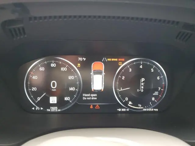 2020 VOLVO XC60 T5 MOMENTUM  