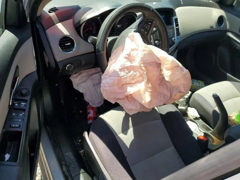2015 CHEVROLET CRUZE LS  