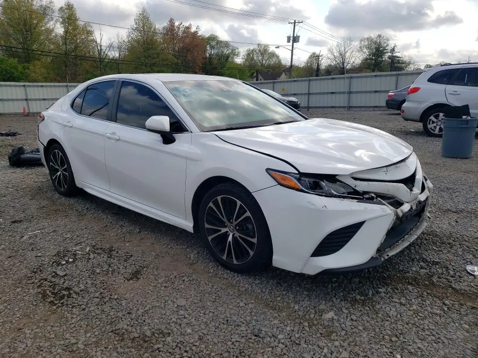 2018 TOYOTA CAMRY SE  