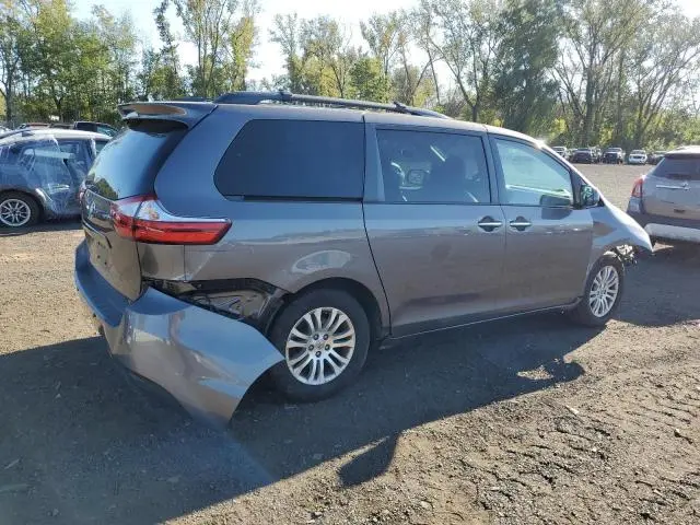 2017 TOYOTA SIENNA XLE