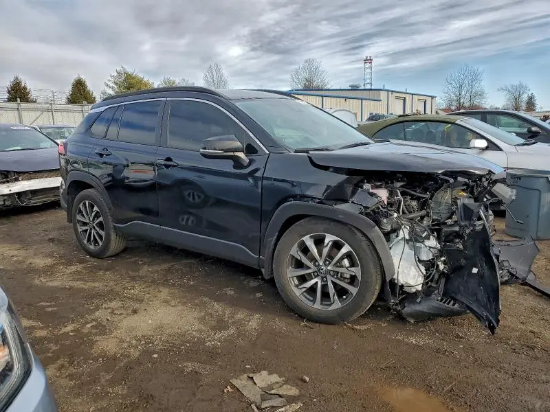 2022 TOYOTA COROLLA CROSS XLE  