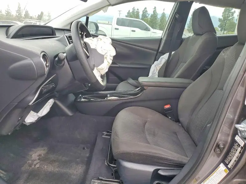 2016 TOYOTA PRIUS THREE  