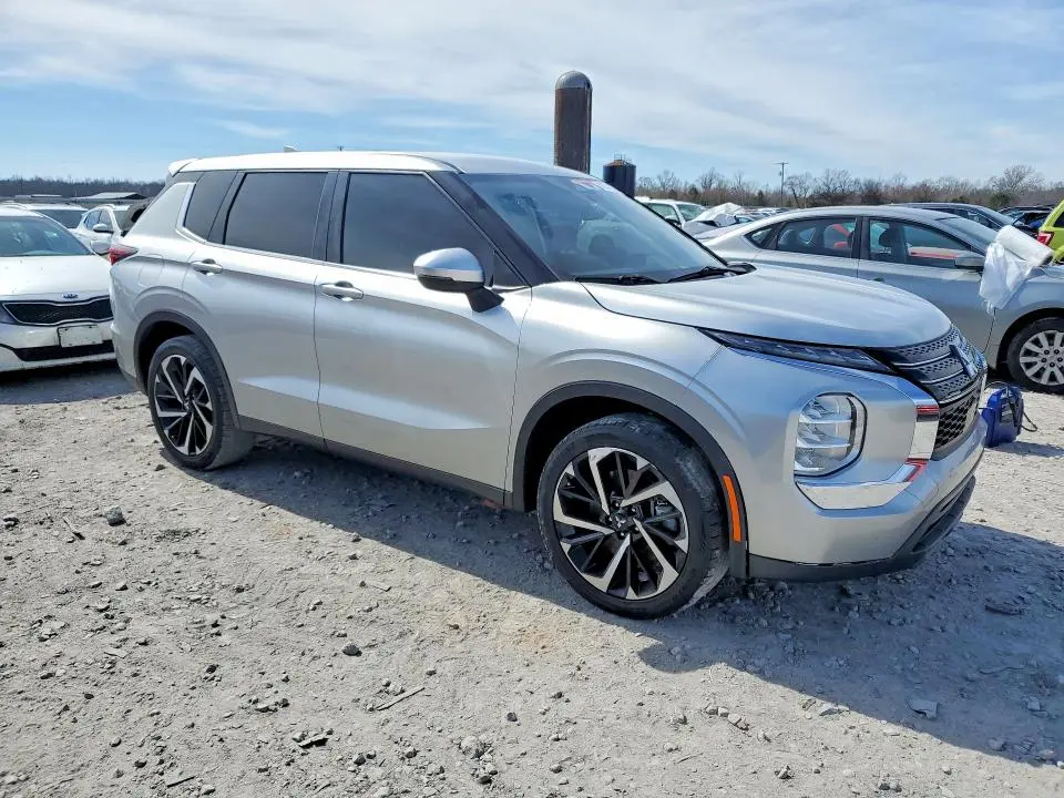 2022 MITSUBISHI OUTLANDER ES  