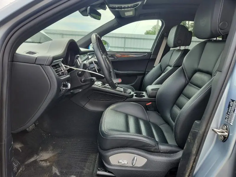 2023 PORSCHE MACAN BASE  