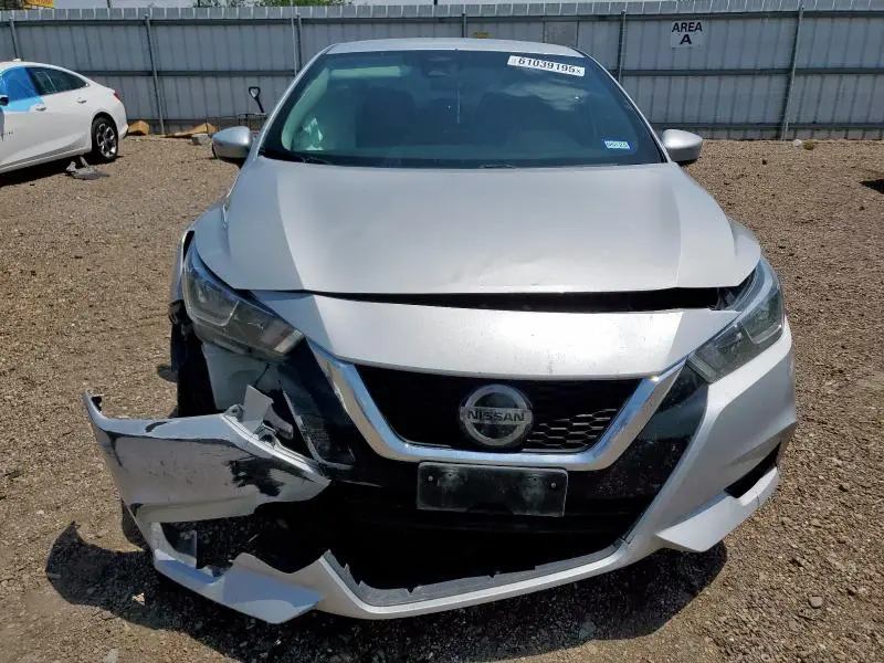 2020 NISSAN VERSA SV  