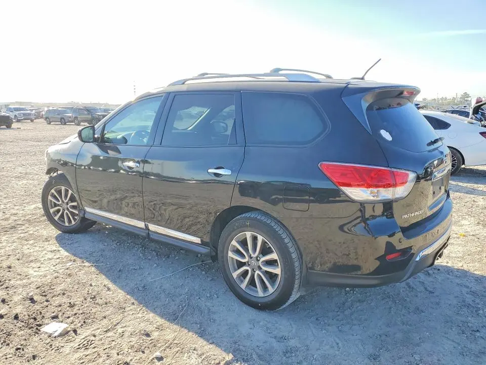 2016 NISSAN PATHFINDER SL  