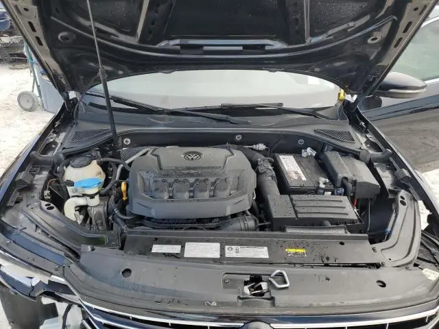 2018 VOLKSWAGEN PASSAT SE  