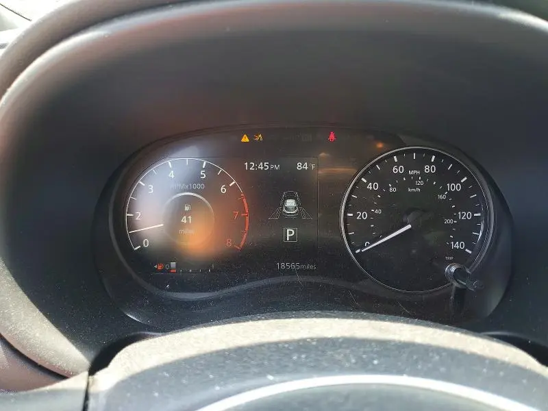 2023 NISSAN KICKS SR  