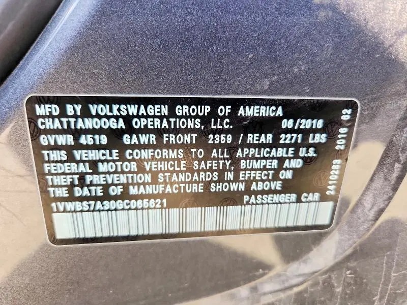 2016 VOLKSWAGEN PASSAT SE  