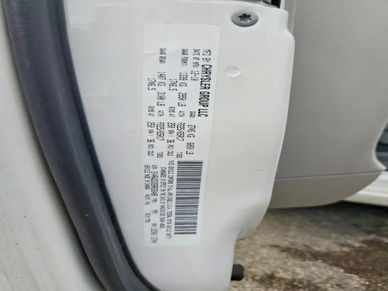 2011 VOLKSWAGEN ROUTAN SE  