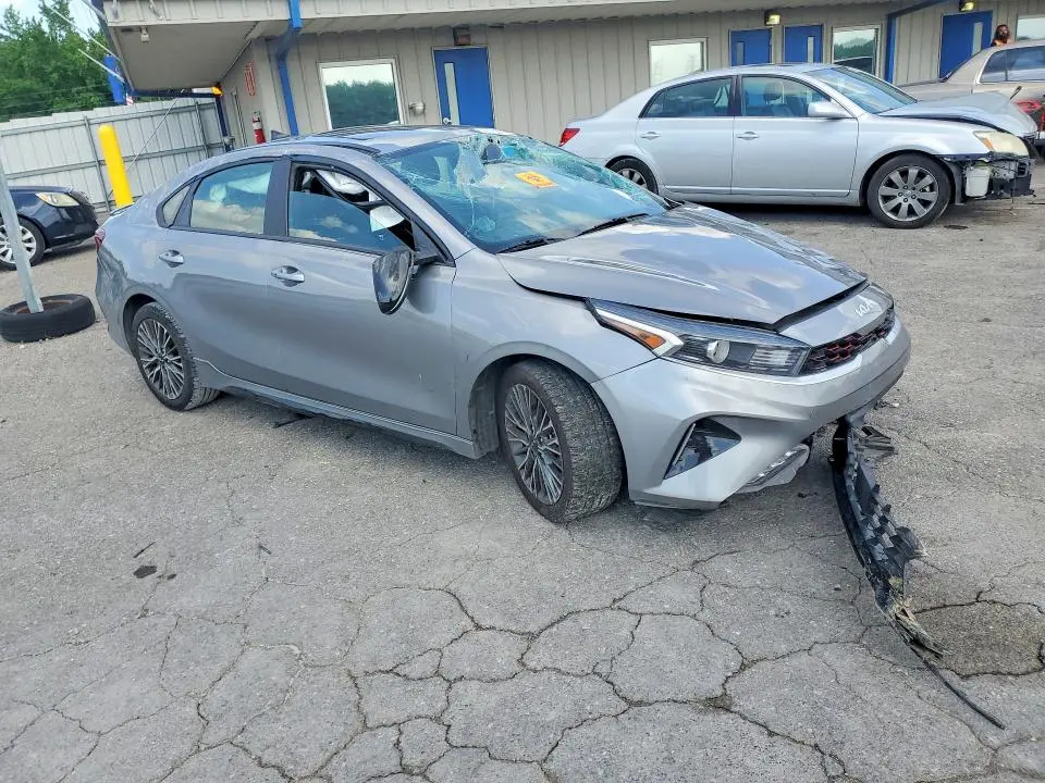 2024 KIA FORTE GT LINE  