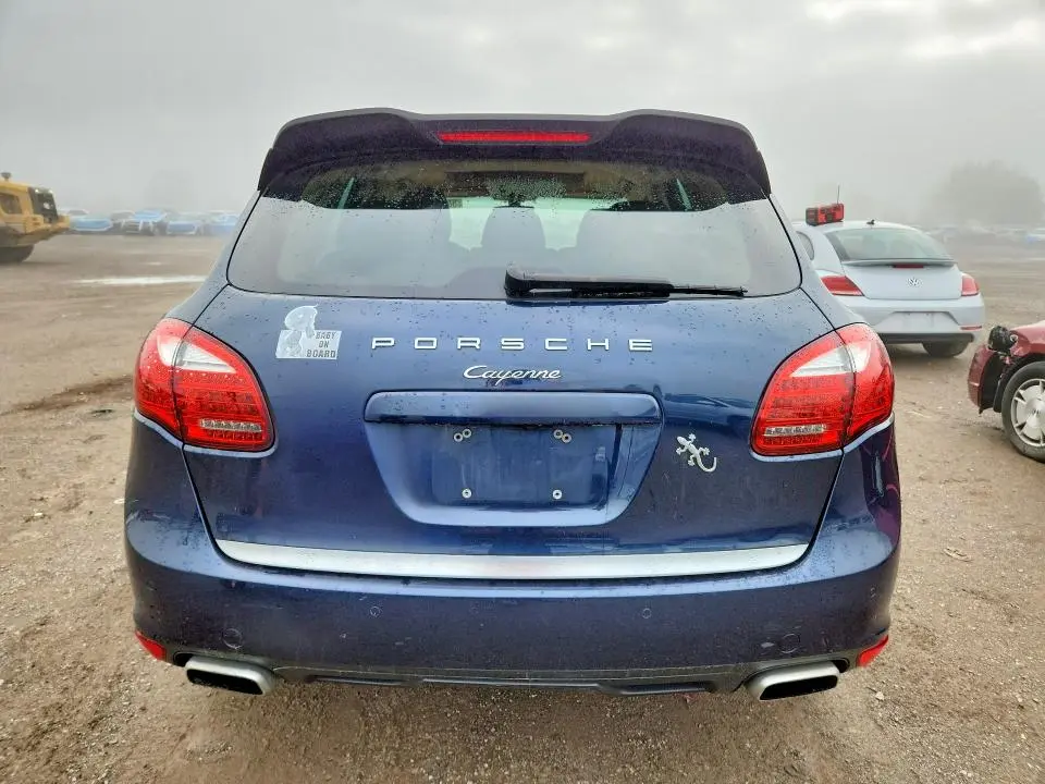 2013 PORSCHE CAYENNE   