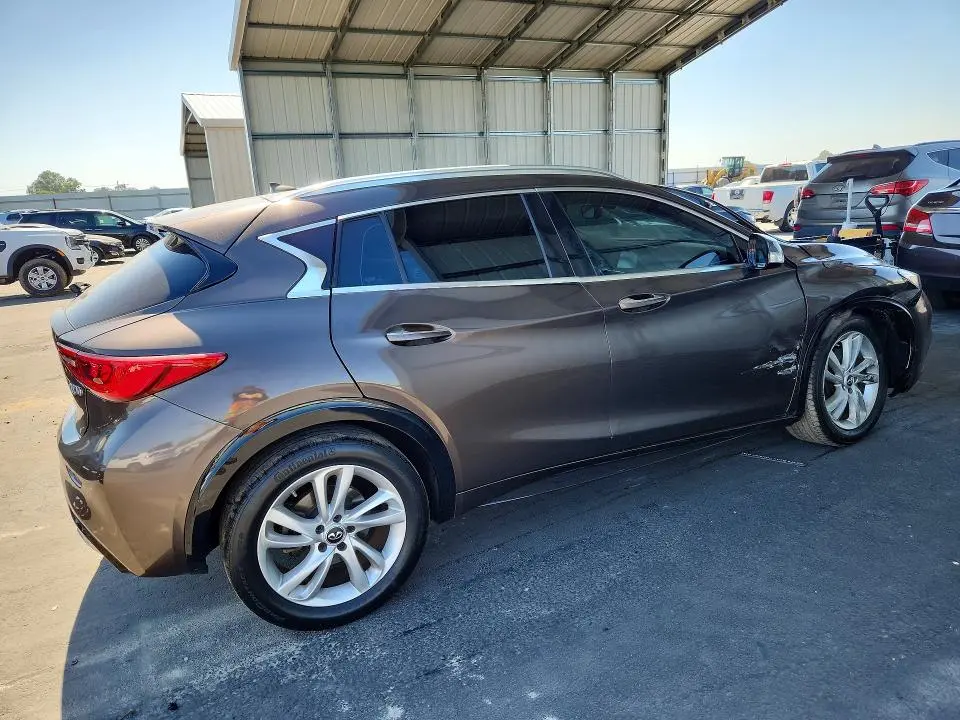 2017 INFINITI QX30 BASE  
